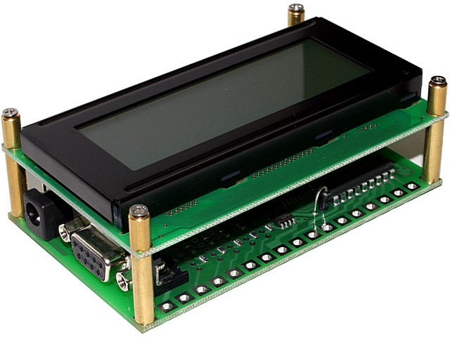 LCDX MICROCONTROLADOR BASICX CON DISPLAY LCD. Clic para ampliar